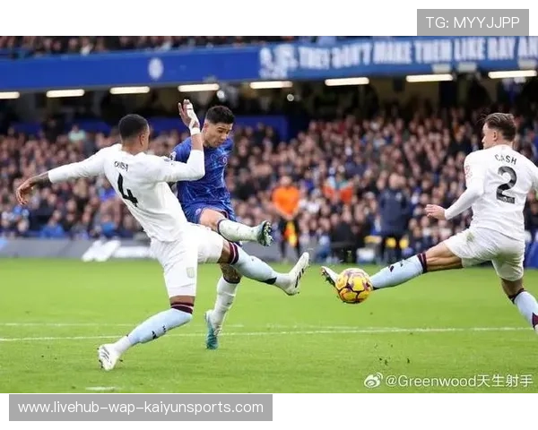 足球最励志时刻!索博对战C罗追星成功,索肖对波城fc